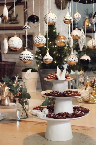 10 a.m. Christmas House – Glass Workshop: Painting Glass Candleholders and Ornaments